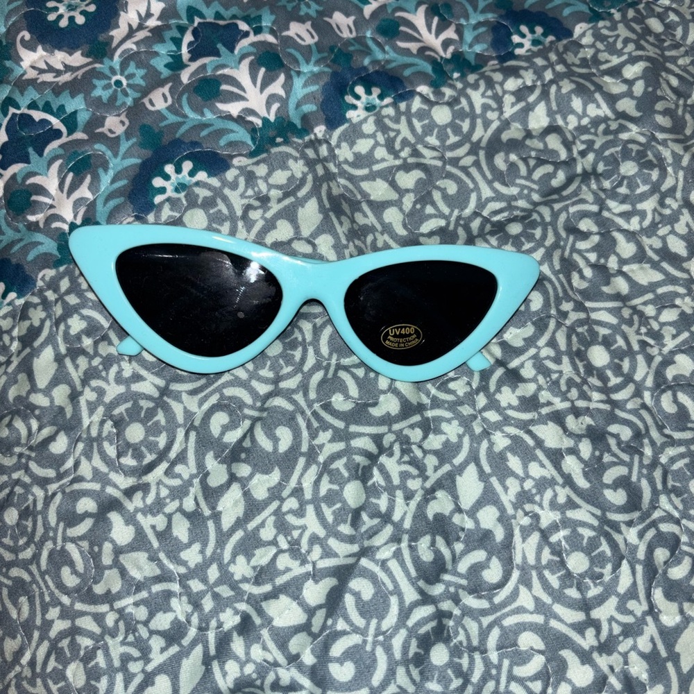 Trendy Black and Blue Cat-Eye Sunglasses